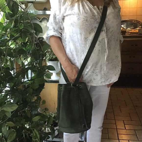 Pegabo Cross Body  Suede Bucket Bag - Purse - Picture 7 of 10